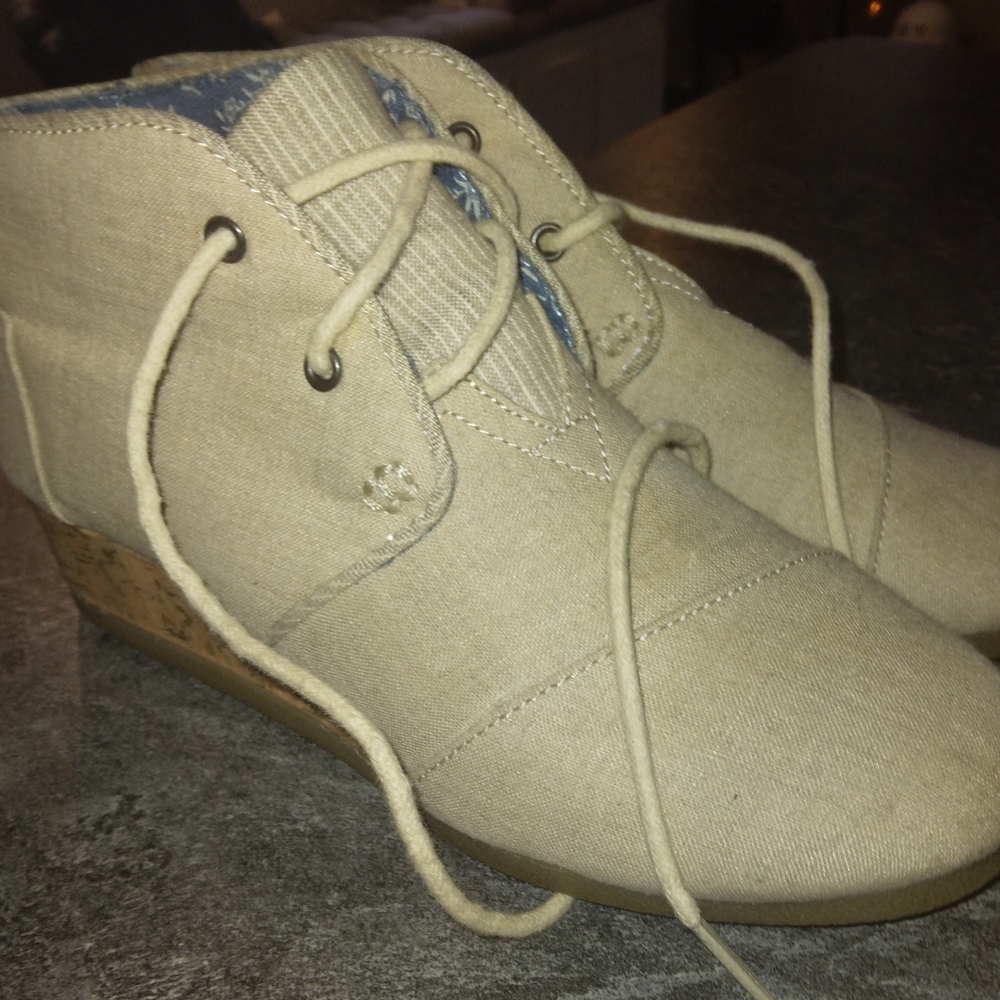 Toms shoes Y4